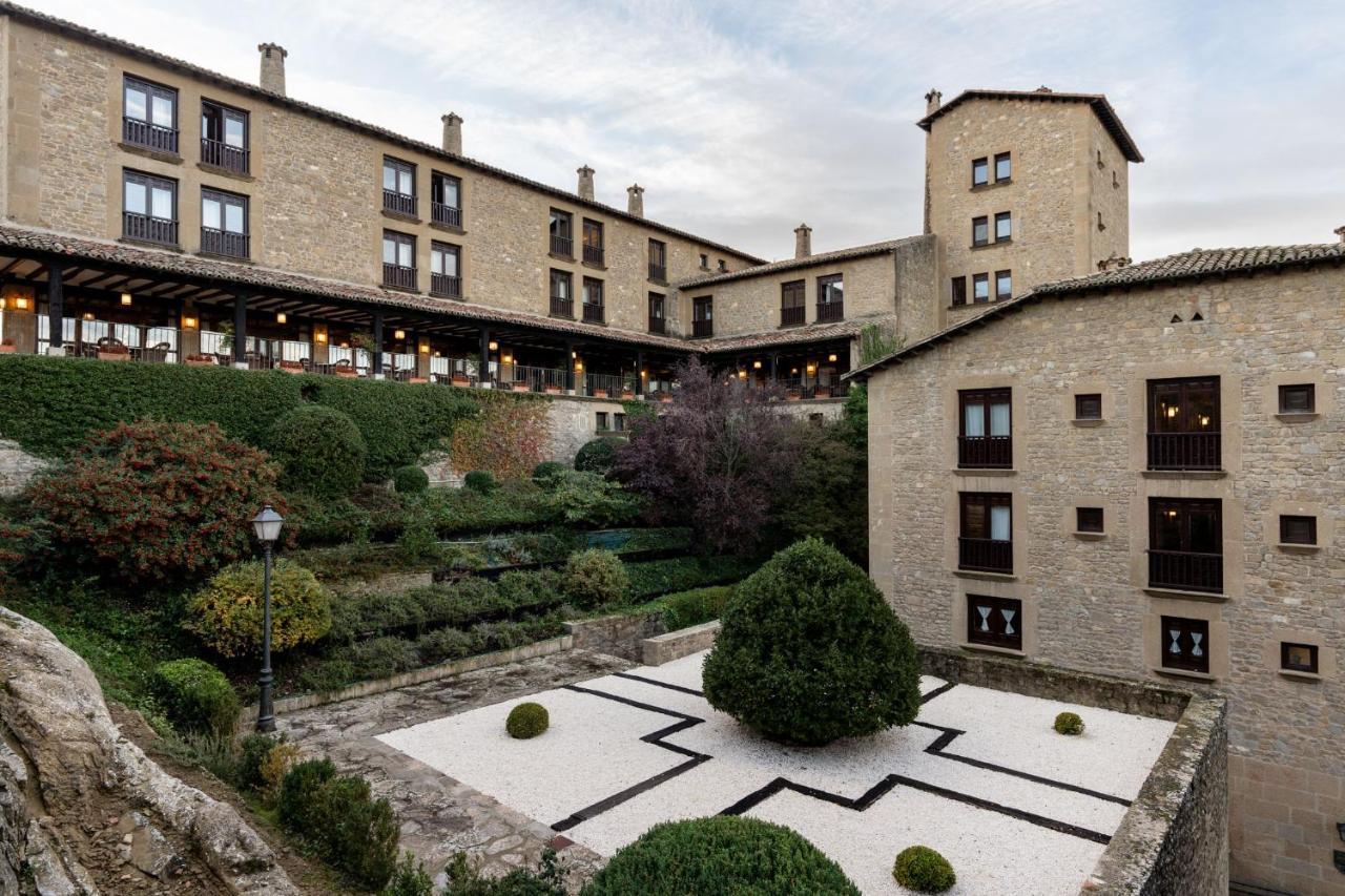 Parador De Sos del Rey Católico Esterno foto