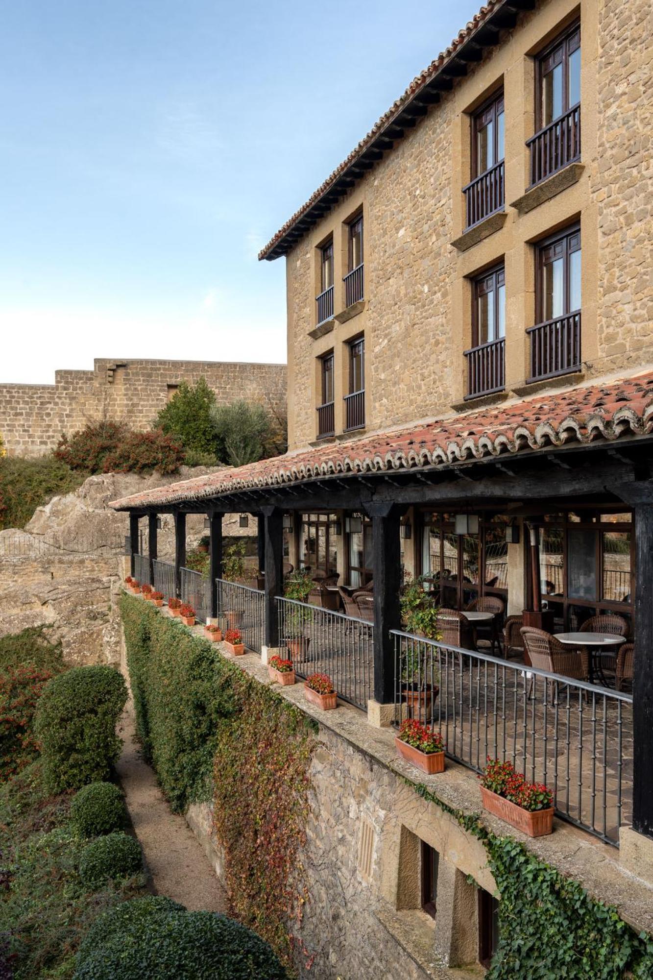 Parador De Sos del Rey Católico Esterno foto