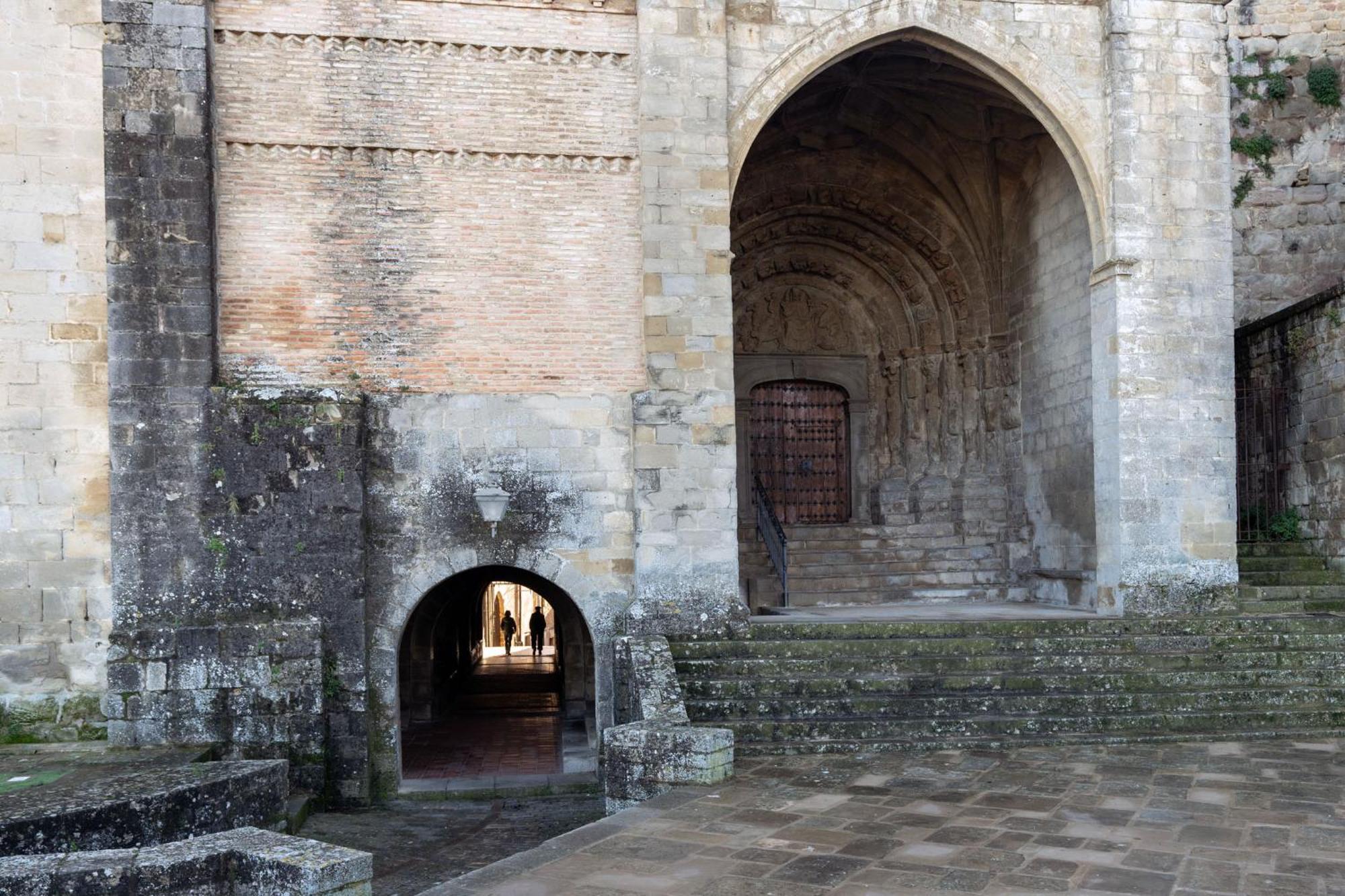 Parador De Sos del Rey Católico Esterno foto