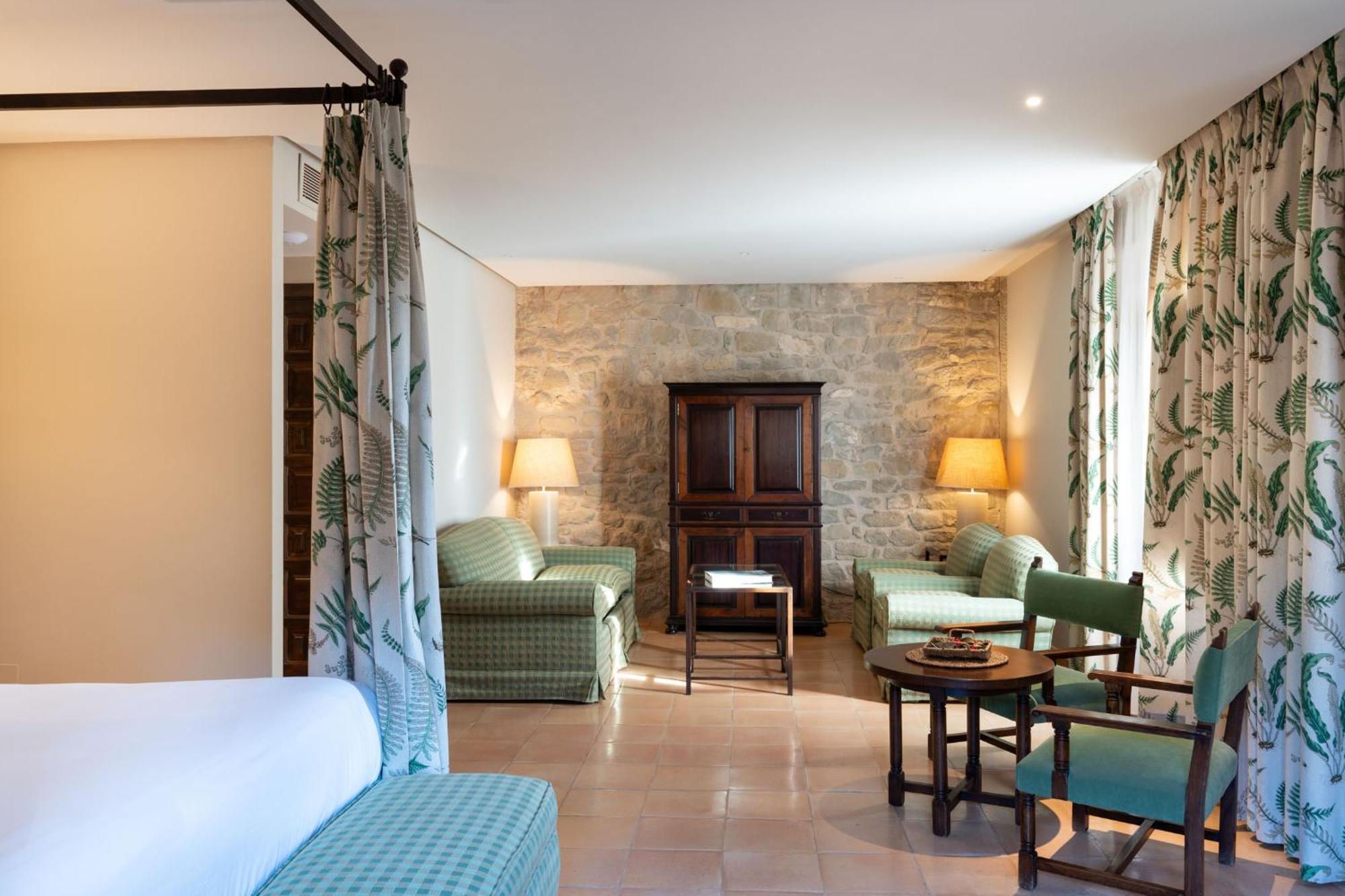 Parador De Sos del Rey Católico Esterno foto