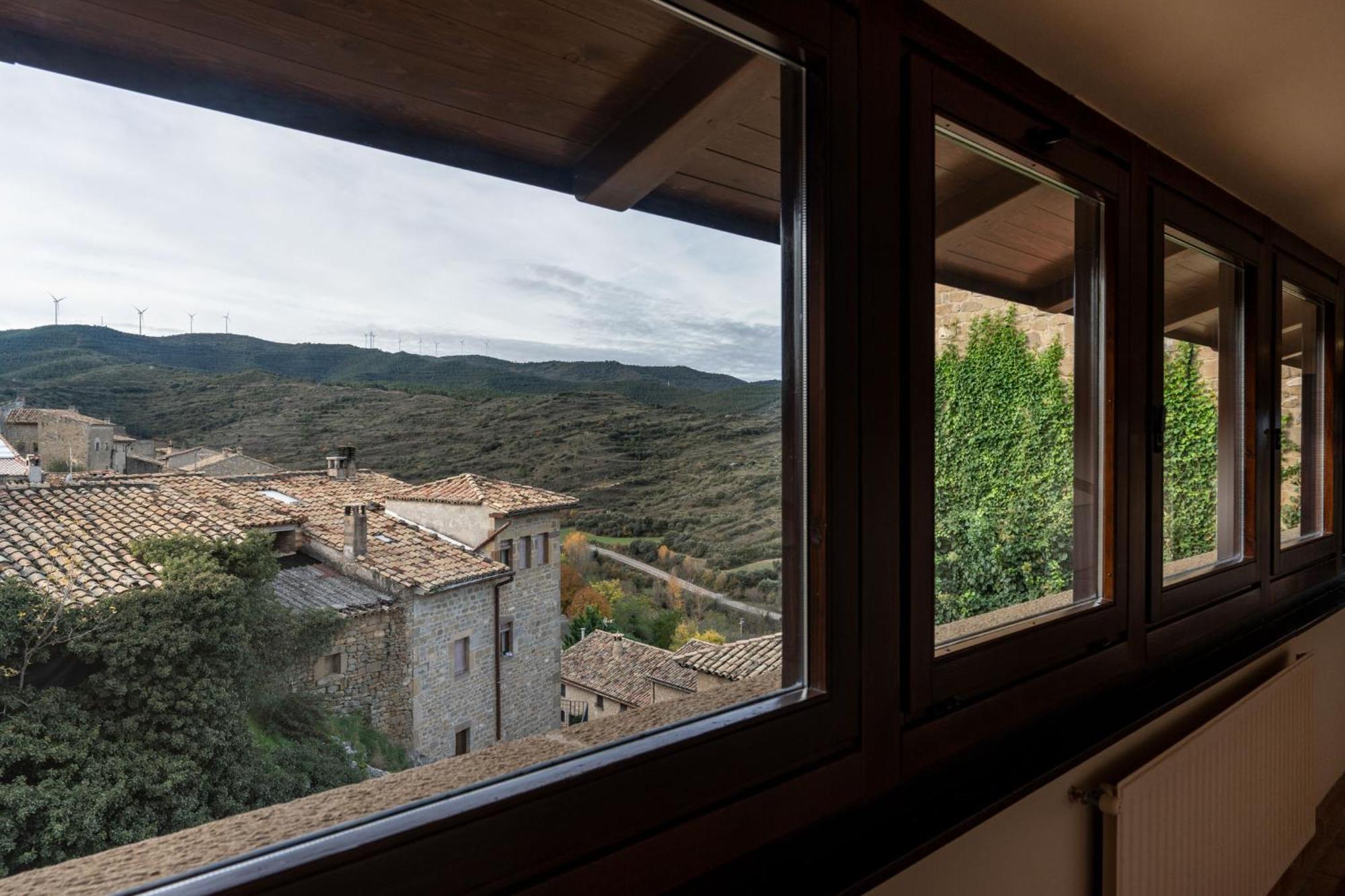 Parador De Sos del Rey Católico Esterno foto